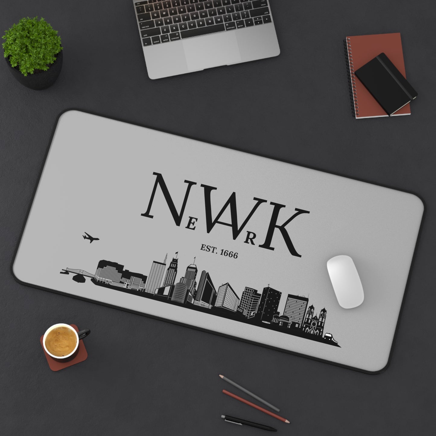 Newark Skyline - Desk Mat